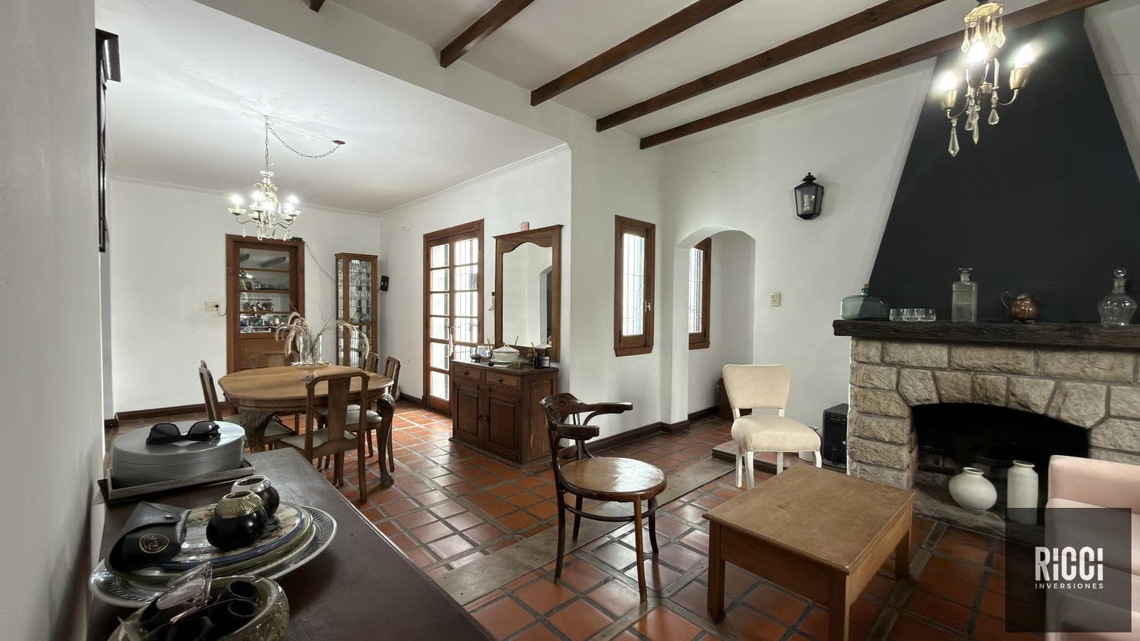 Casa en venta Quilmes 4 ambientes con Pileta